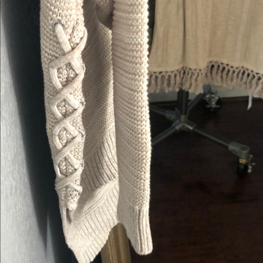 Sweater - Picture 2 of 4